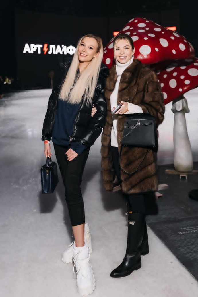 Регина Тодоренко, Лера Кудрявцева, Мария Мельникова и другие звезды стали гостями на аншлаговой премьере ледового шоу «Белоснежка» Евгения Плющенко и Яны Рудковской